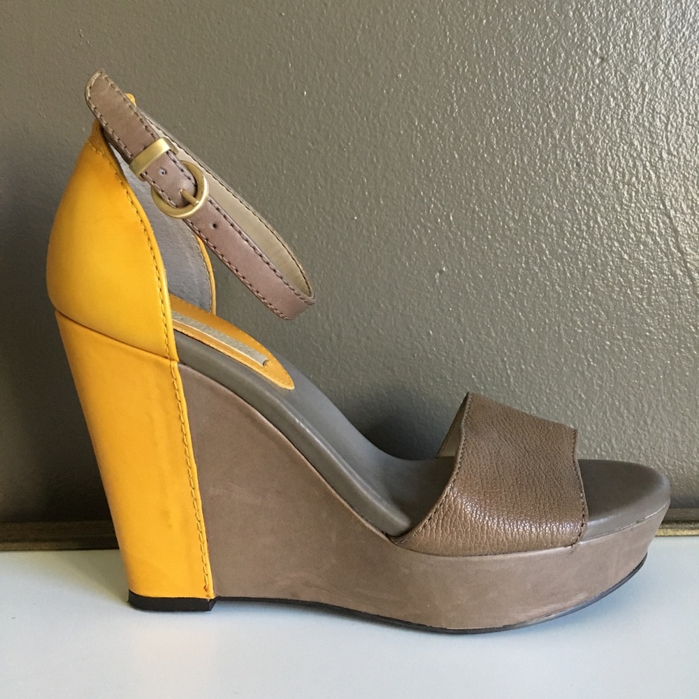Banana Republic Wedges - Sz 6